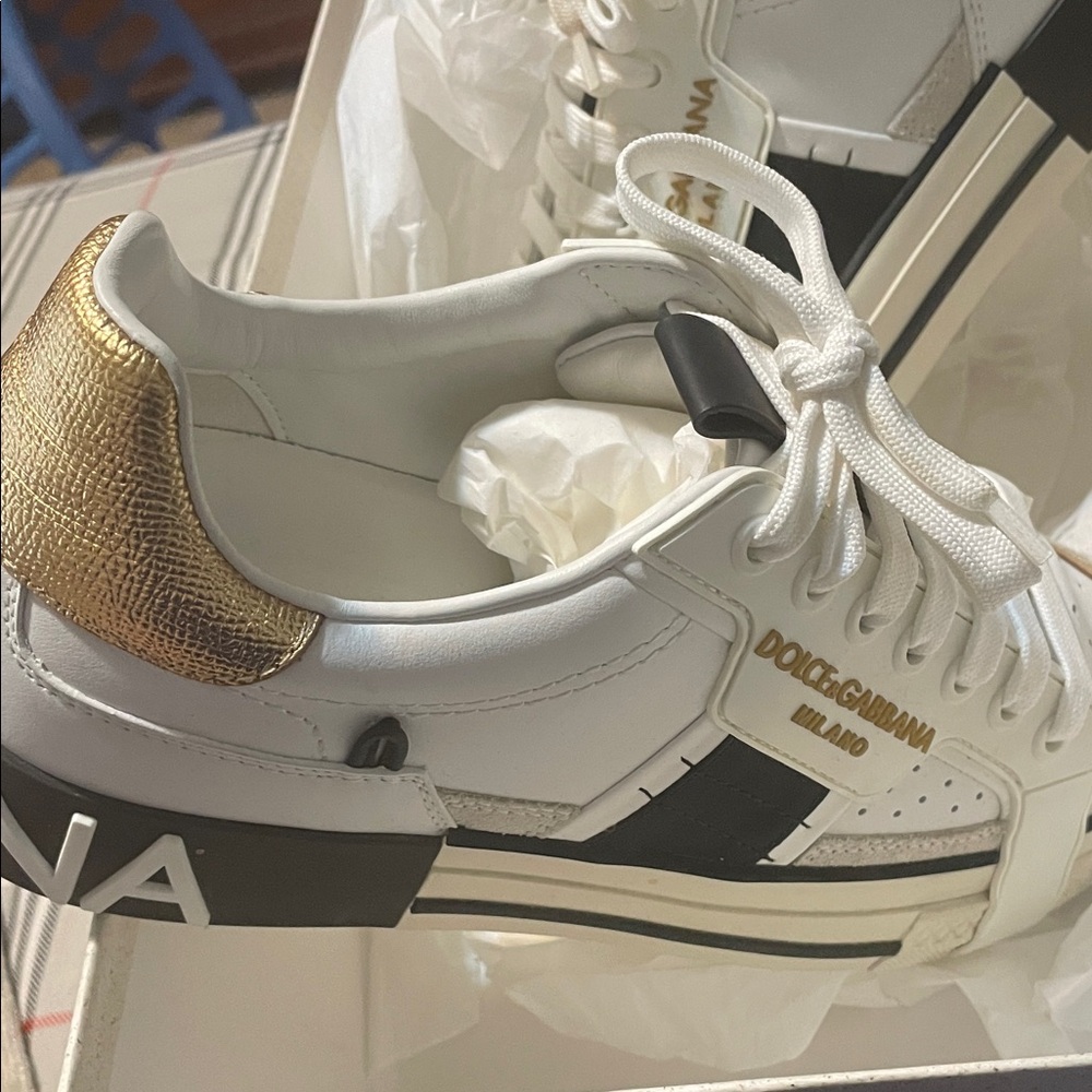 Dolce & Gabbana Women's White and Gold Sneakers